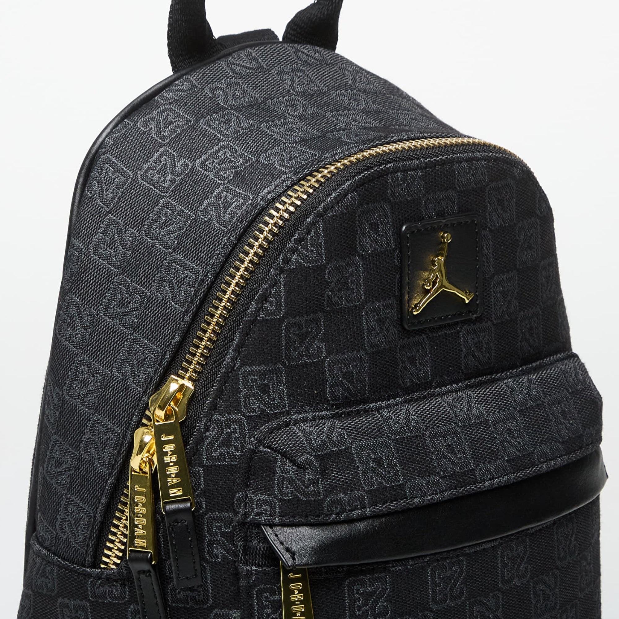 Унисекс раница Jordan Monogram Mini Backpack 8L - 7A0761-023 детайл отпред