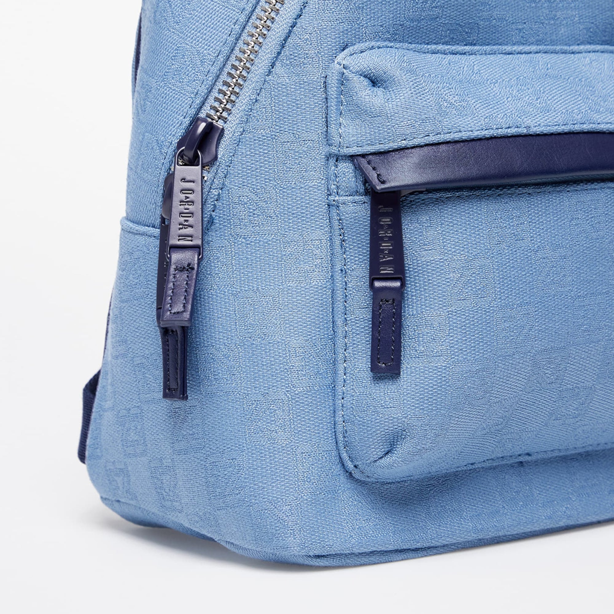 Унисекс раница Jordan Monogram Mini Backpack 8L - 7A0761-M0S детайл джоб