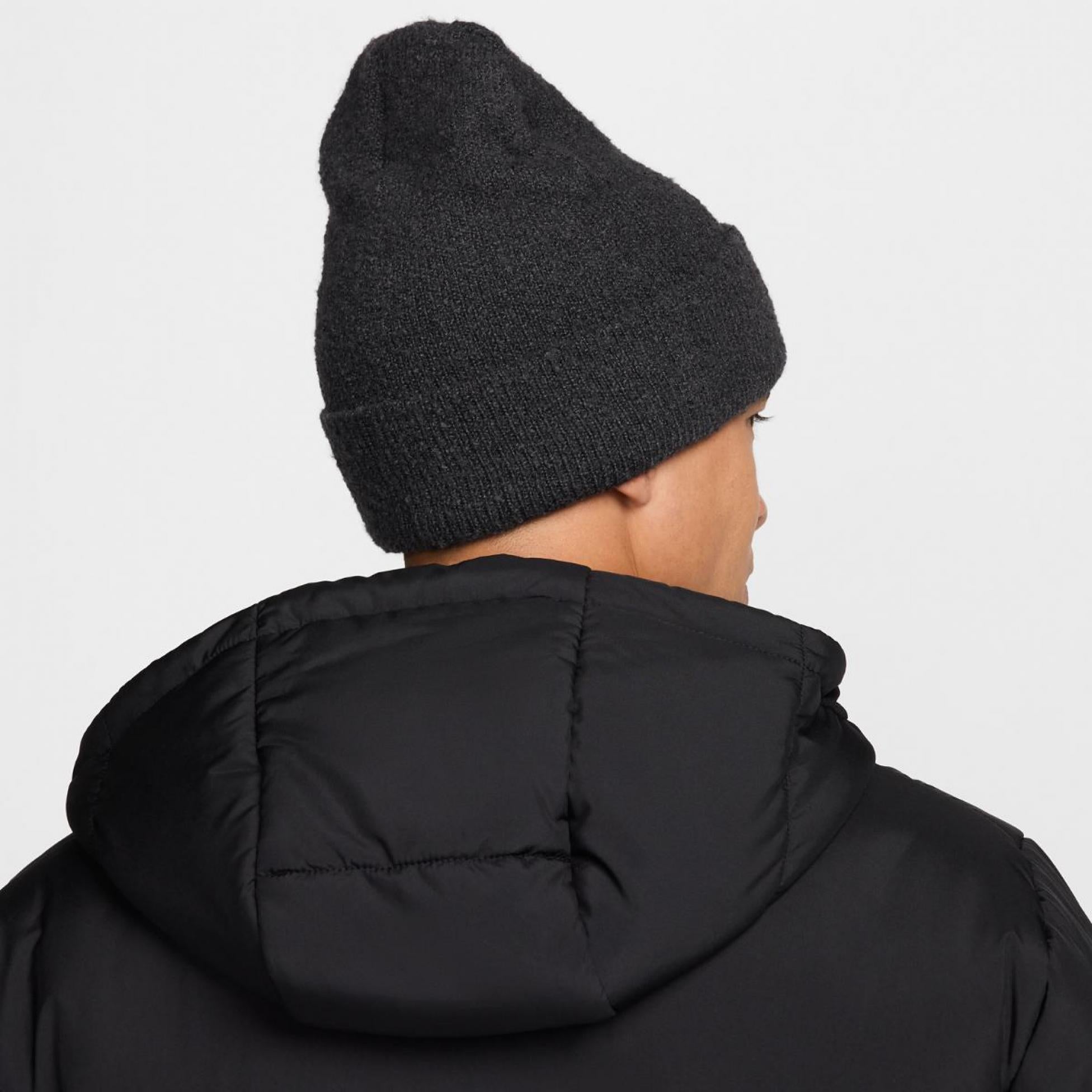 Унисекс шапка Nike Peak Cozy Beanie - Airhouse