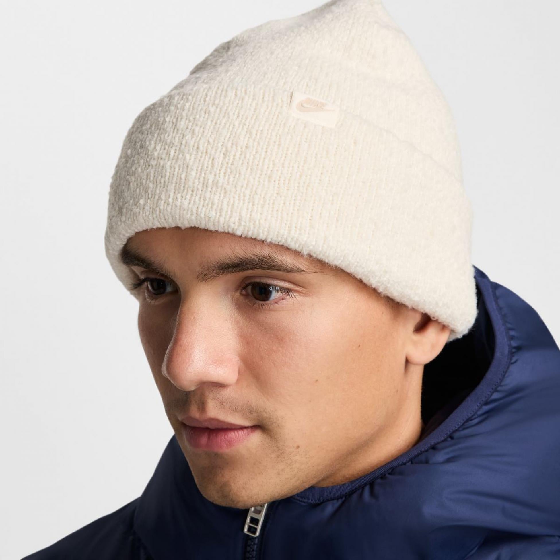 Унисекс шапка Nike Peak Cozy Beanie - Airhouse